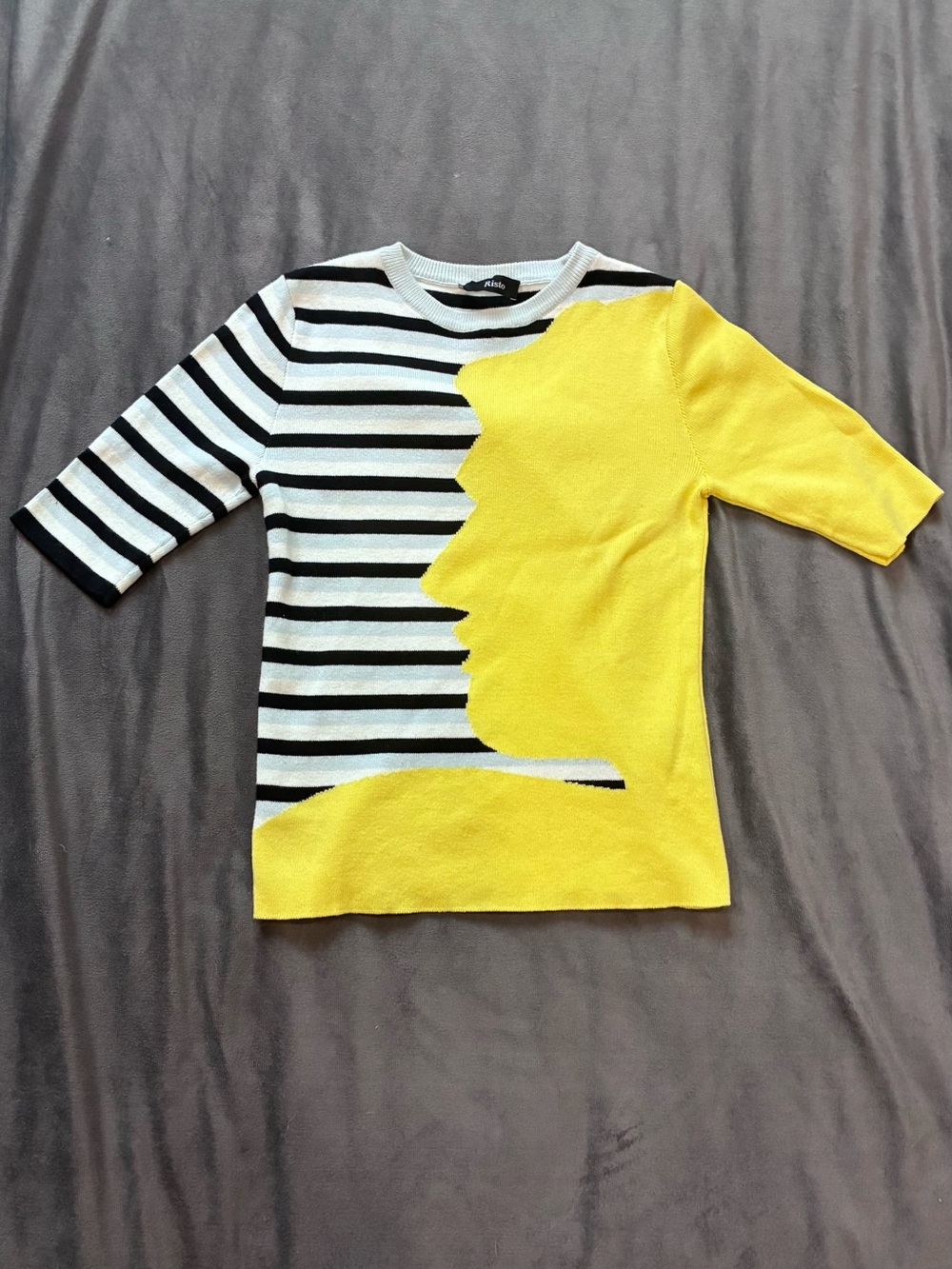 Abstract Profile Stripe Knit Top - Yellow & Black
